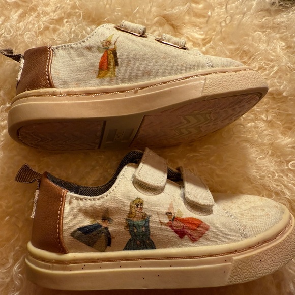 Disney TOMS shoes (3 pairs) Cinderella fairy godmothers Snow White, all size 6 - Picture 3 of 10